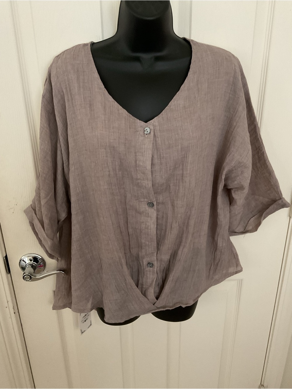Relaxed Button-Front Linen Top in Light Mauve